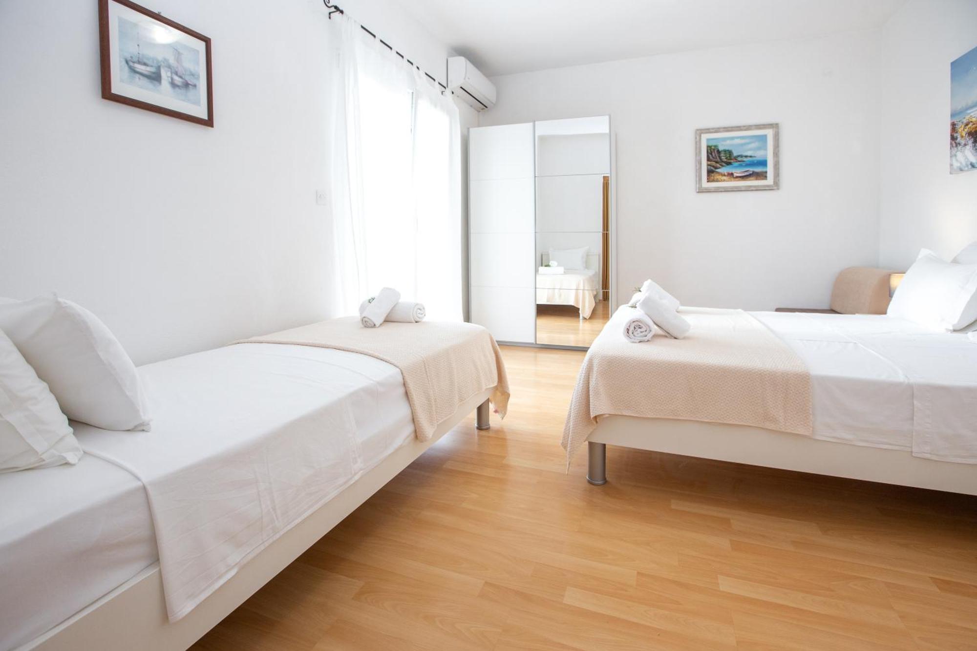 Villa Veca Starigrad Paklenica Extérieur photo