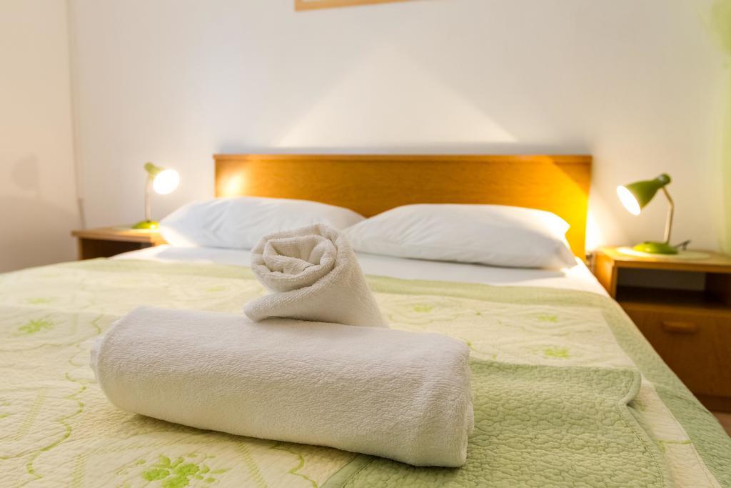 Villa Veca Starigrad Paklenica Extérieur photo